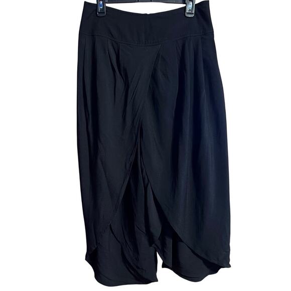 Anthropologie Elevenses Black Slit Leg Gaucho Capri Pants. Viscose/Rayon Size 8 - Picture 2 of 8